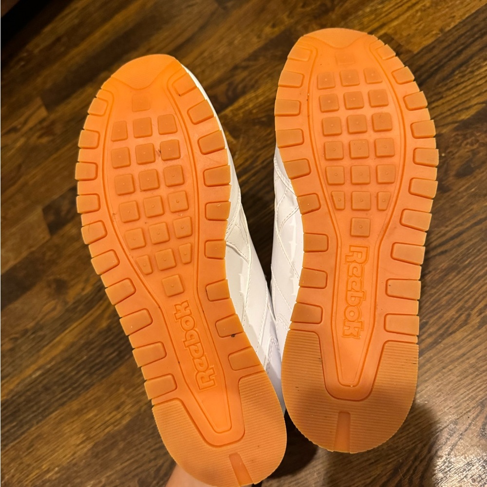 Classic Reeboks - Picture 4 of 6